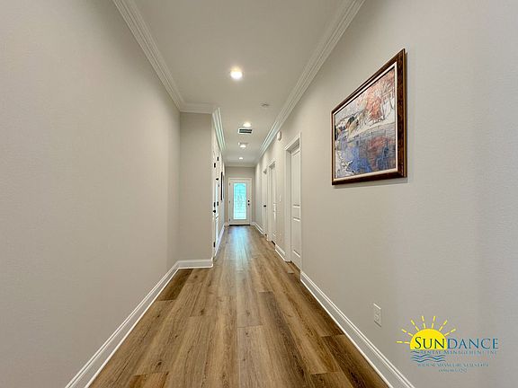 3rd image of 607 Lee St