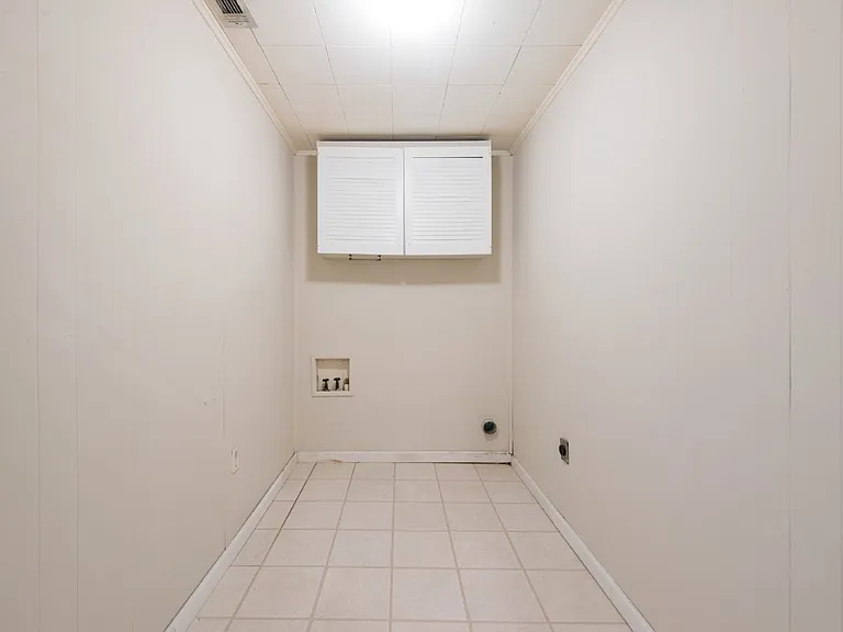 438 Daniel St — Photo 12