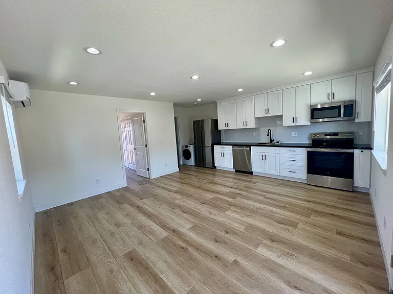 1755 Monroe St #B — Photo 9