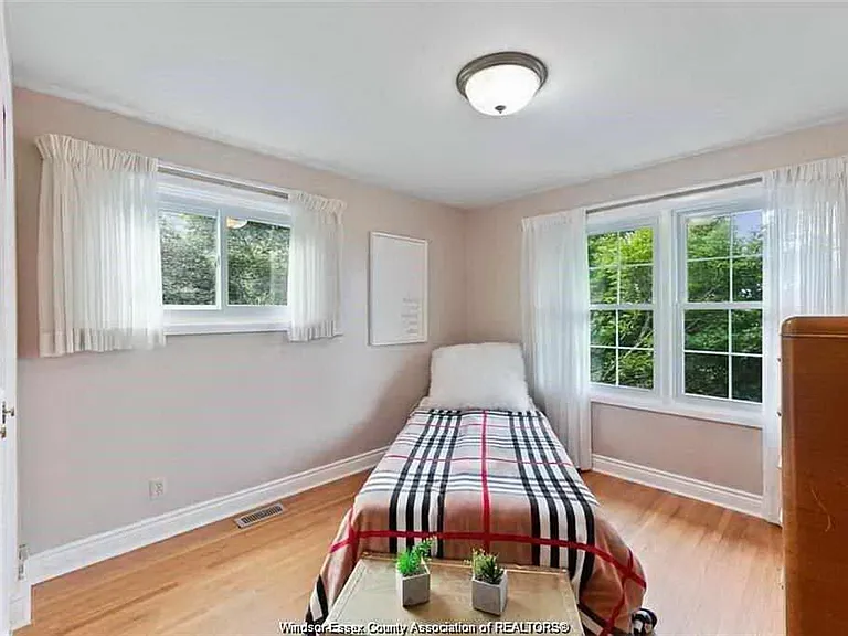 6711 Riverside Dr E — Photo 18