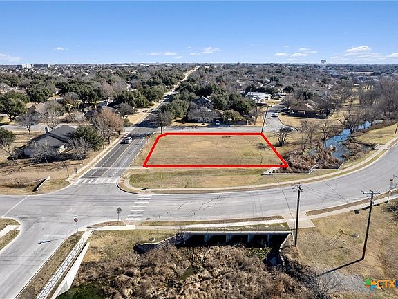 3rd image of 3949 Pinehurst Dr
