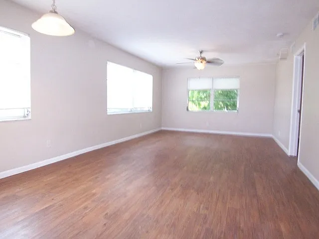 300 34th Avenue North Unit #6 — Photo 2