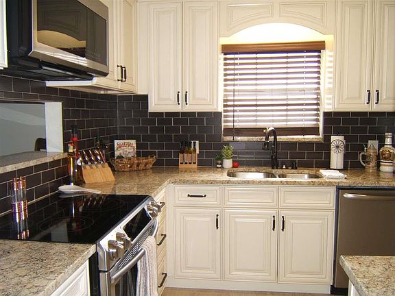 5th image of 8126 Treetop Ln