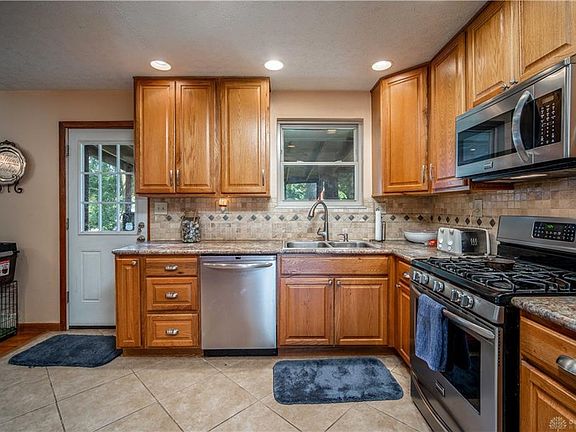 5th image of 1024 Deer Creek Cir
