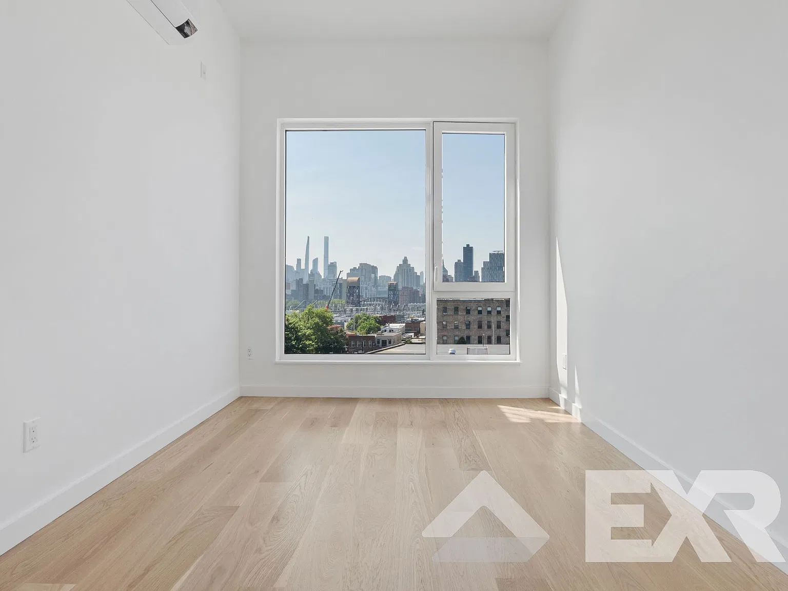 11-14 35th Avenue — Photo 3