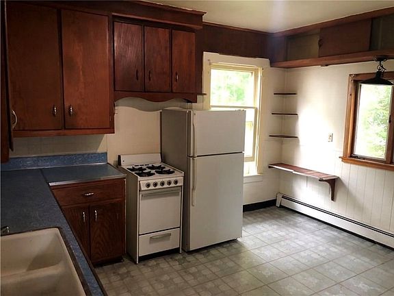 2nd image of 325-327 Grand Ave