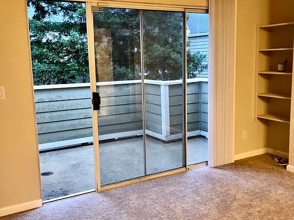 Bright and cozy living room