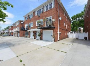 1527 209th St FLOOR 3, Bayside, NY 11360