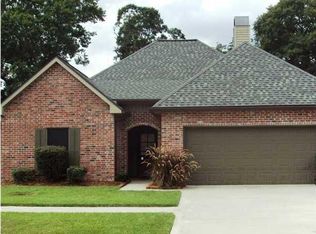 203 Colchester Dr, Broussard, LA 70518