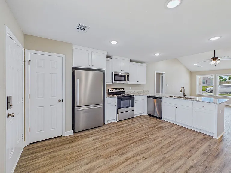 804 Pine Tree Rd — Photo 9