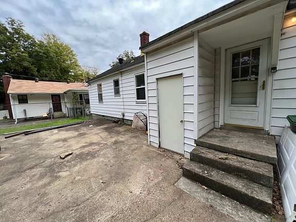 4th image of 4846 Bowen Ave