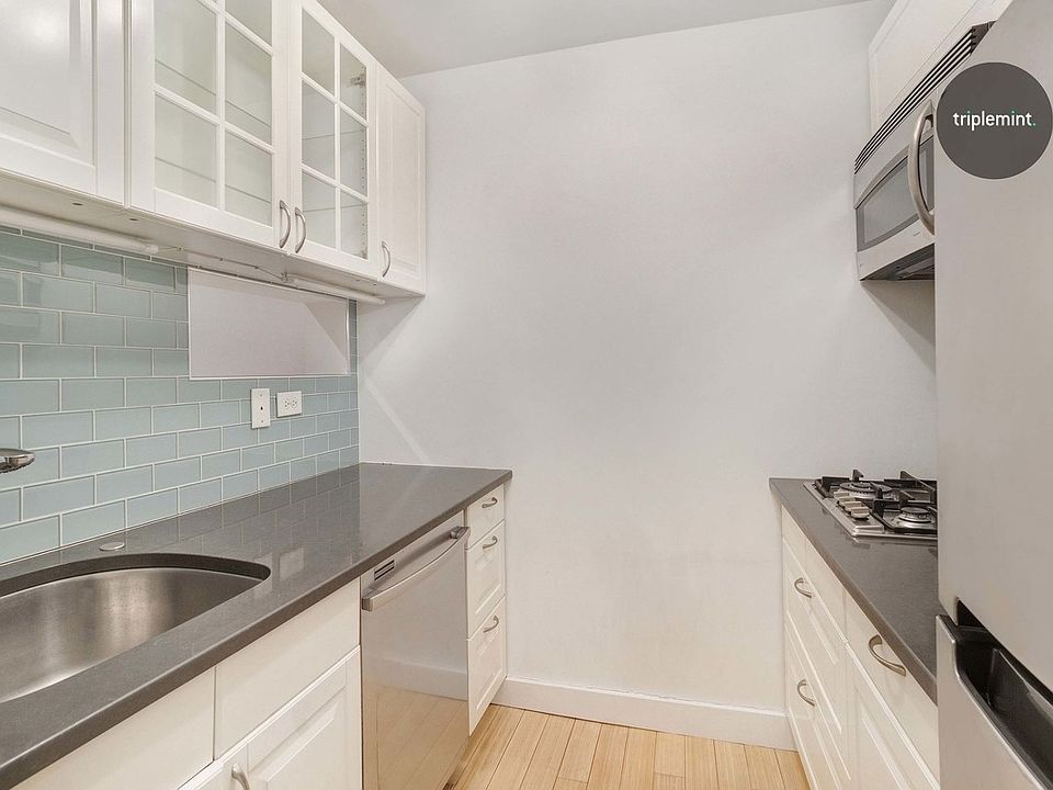 2nd image of 145 E 48th St APT 4A