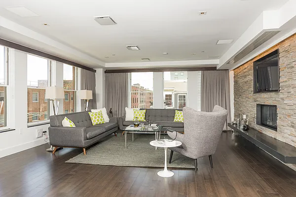 Sold by Nestseekers | media 2