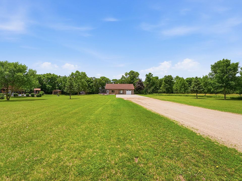 1st image of 8666 Riverwood Cir
