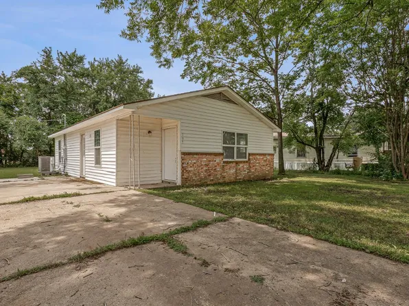 109 Center St, Gosnell, AR 72315