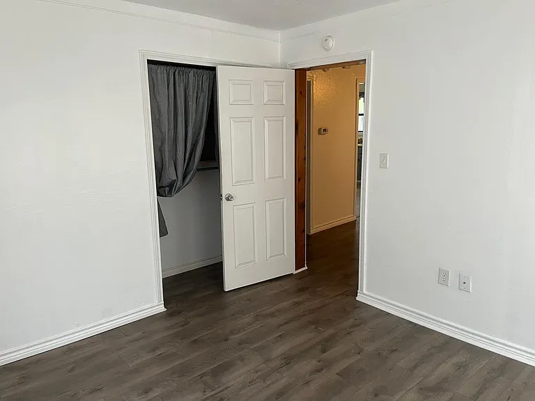 776 N Graham St — Photo 5