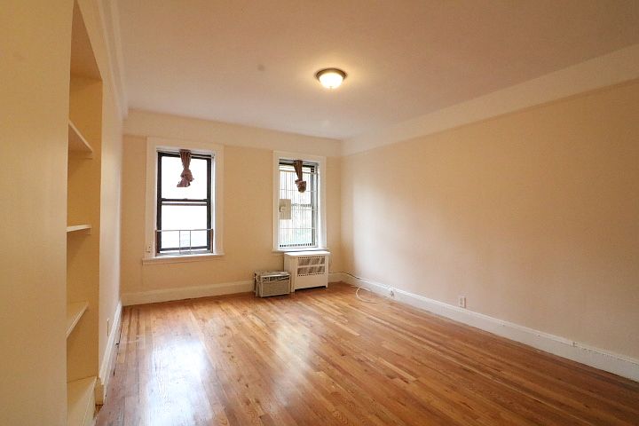 1st image of 465 W 51st St #3DR