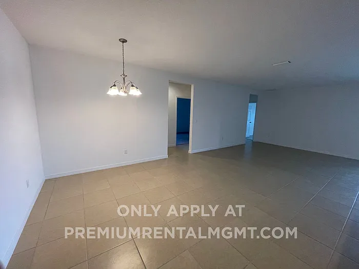 5566 Sabal Dr — Photo 8