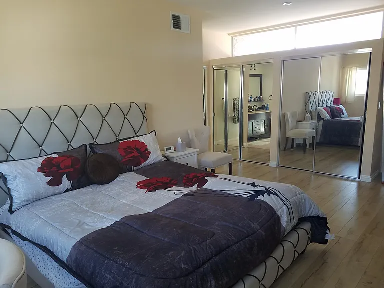 4244 Mary Ellen Ave — Photo 13