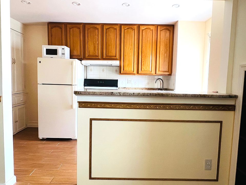 1st image of 21-24 29th St #4