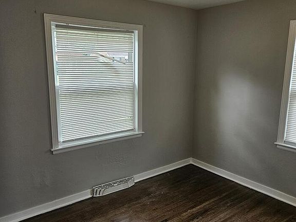 3rd image of 743 Hanley St