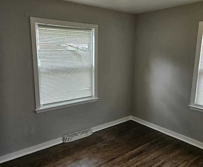 743 Hanley St — Photo 3