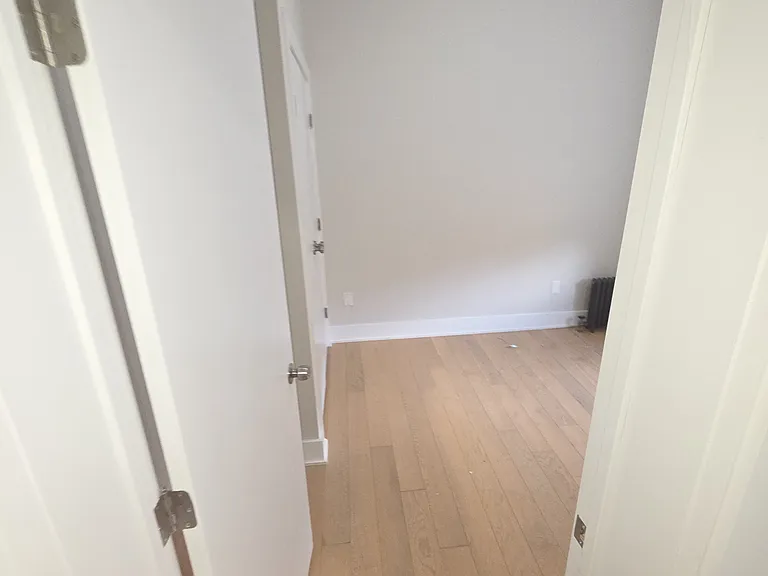 214 Duncan Ave #104 — Photo 4