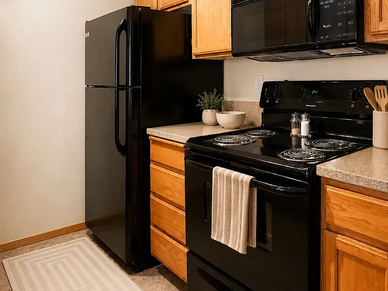 Ashton Apartments — Photo 41