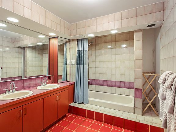 4th image of 44 Clifton Pl