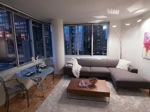 240 E 39th St APT 32A, New York, NY 10016