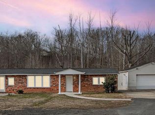 27 Truslow Rd, Fredericksburg, VA 22405