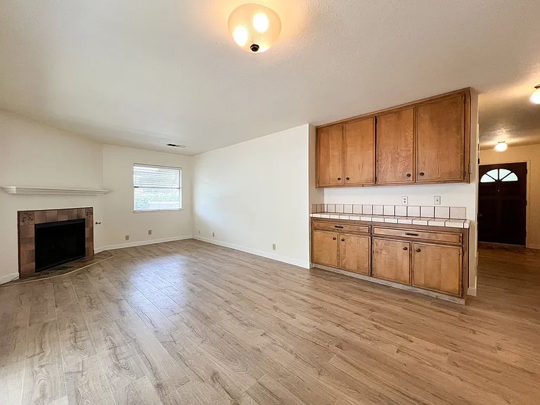 2224-2252 W Clay St — Photo 6