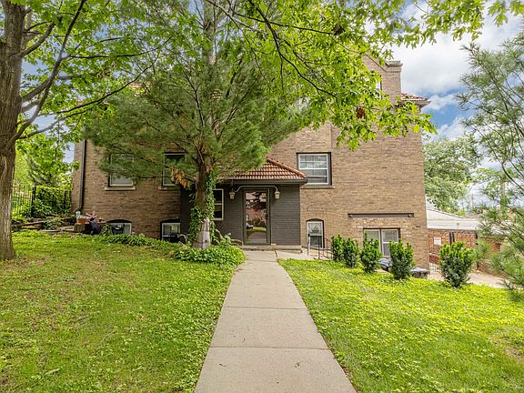 3rd image of 3815 Dewey Ave #6
