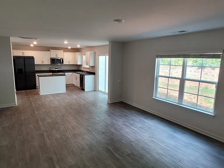 4712 Black Forest Dr — Photo 6