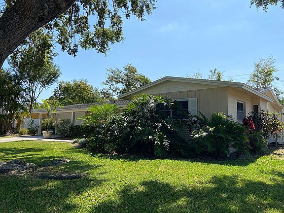 2nd image of 2715 Darwin Ave