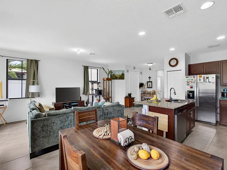 4009 Sequoia Pl — Photo 15