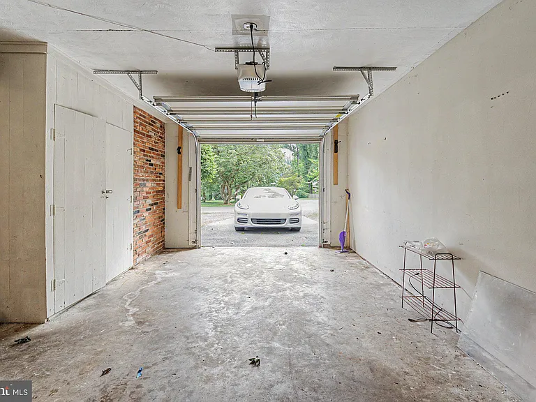 10708 Norman Ave — Photo 23
