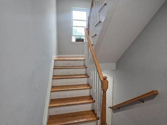 4th image of 919 S 18th ST