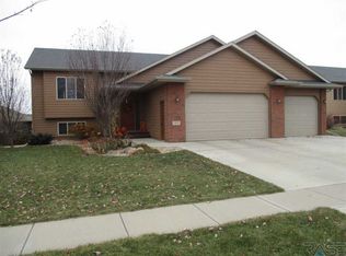 2621 E Augusta St, Brandon, SD 57005