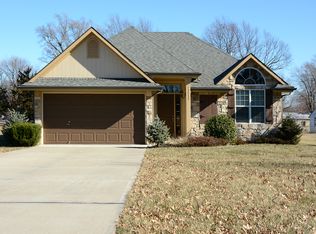 13535 Botts Rd, Grandview, MO 64030