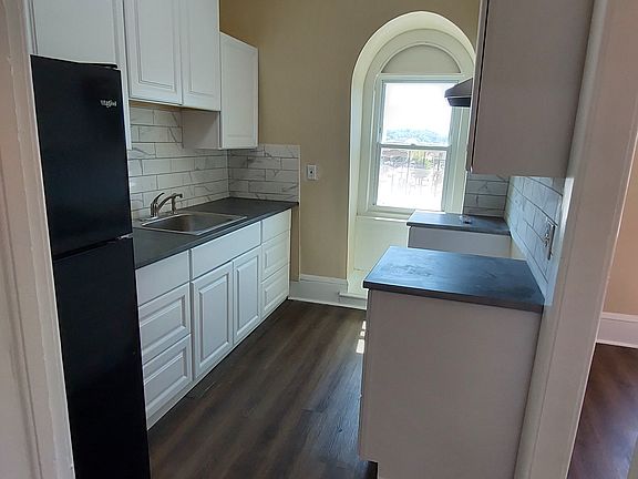 2nd image of 398-400 S Main St APT 6