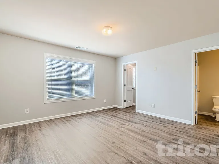 3919 Kingfisher Dr — Photo 9