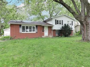 655 Melody Ln, Naperville, IL 60540