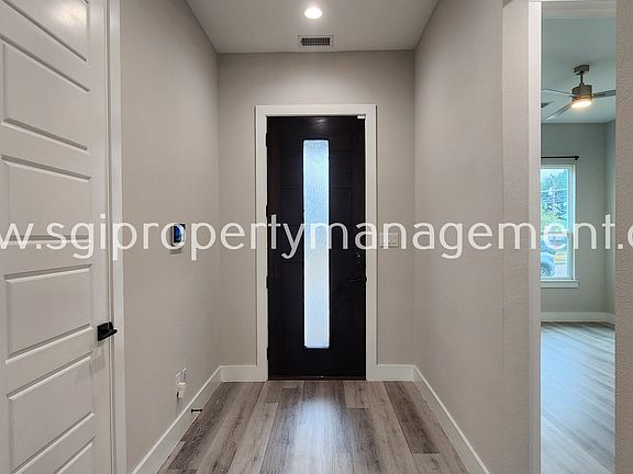 3rd image of 7701 Indian Ridge Trl