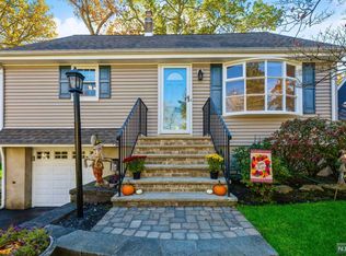 176 Summit Ave, Waldwick, NJ 07463