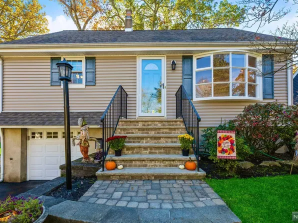 176 Summit Ave, Waldwick, NJ 07463
