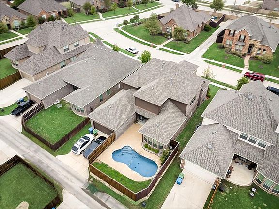 5th image of 3332 Meadow Bluff Ln