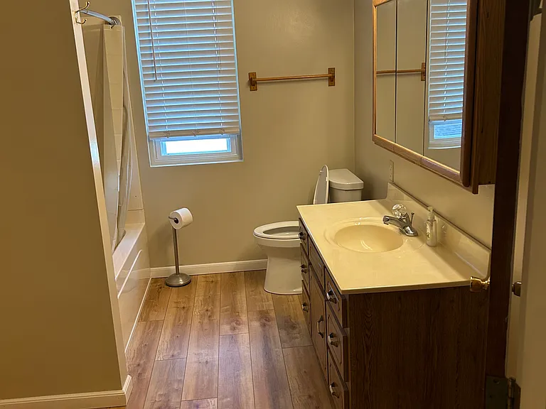 421 Brown Ave — Photo 6