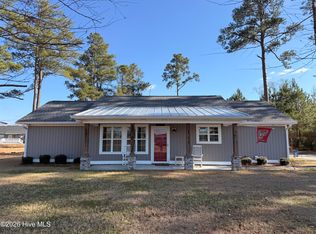 561 Singletary Ave, Elizabethtown, NC 28337