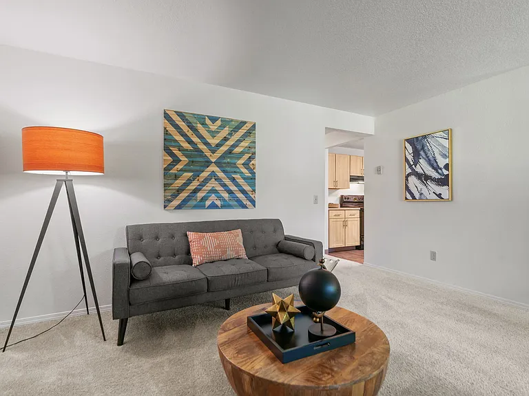 Creekside Apartments — Photo 5